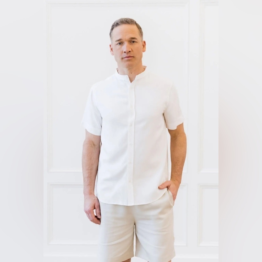 Cozy Earth Men's White Coastal Comfort Mock Neck Short Sleeve Button Down Sz L